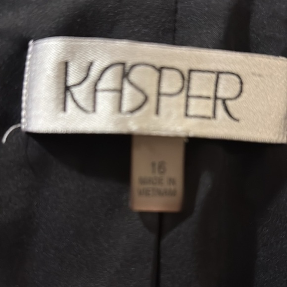 Kasper Women's Black and gold open blazer - size 16 - great condition - Picture 2 of 6